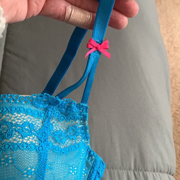 Betsey Johnson turquoise with pink bow trim underwire lightly lined bra sz 34 D - Picture 2 of 6